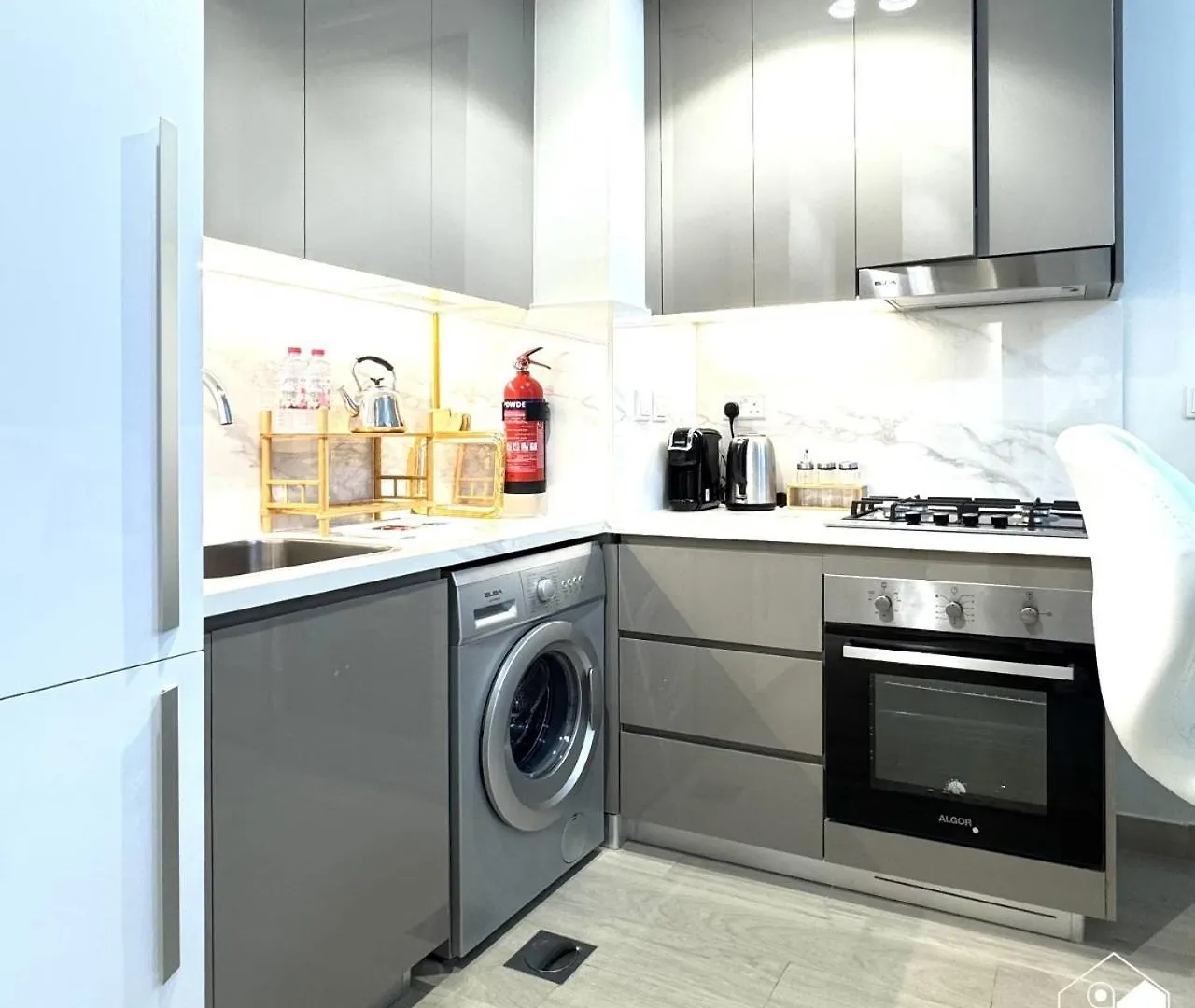 Apartamento Stylish Pool View 1Br L Central Medyan Escape Dubái