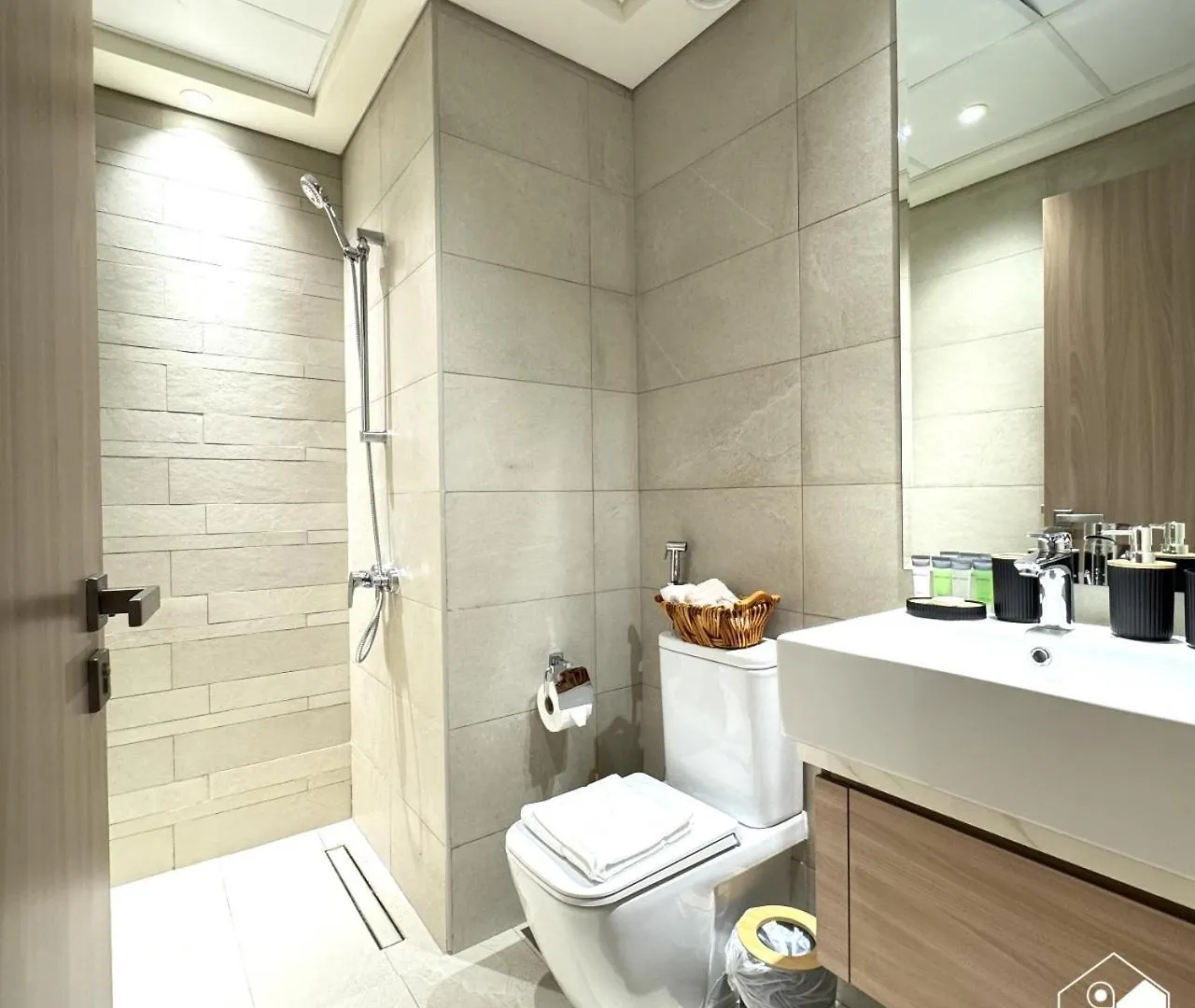 Apartment Stylish Pool View 1Br L Central Medyan Escape Dubai