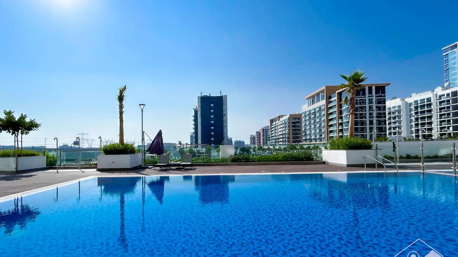 Stylish Pool View 1Br L Central Medyan Escape Dubai United Arab Emirates