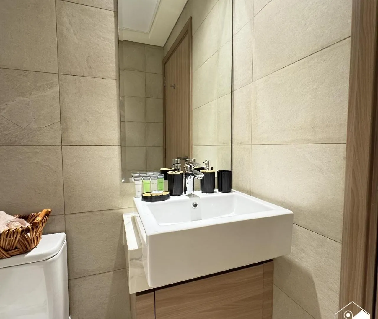 Apartment Stylish Pool View 1Br L Central Medyan Escape Dubai United Arab Emirates